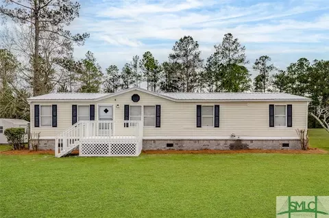 324 Mockingbird Dr, Springfield, GA 31329