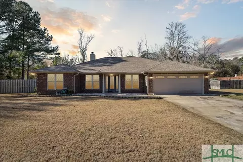 460 Tremain Dr, Hinesville, GA 31313