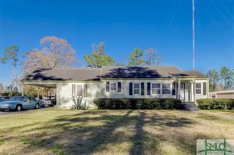 585 Camellia Dr, Pembroke, GA 31321
