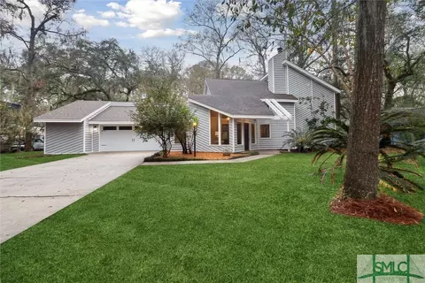 107 Briarwood Ln, Richmond Hill, GA 31324
