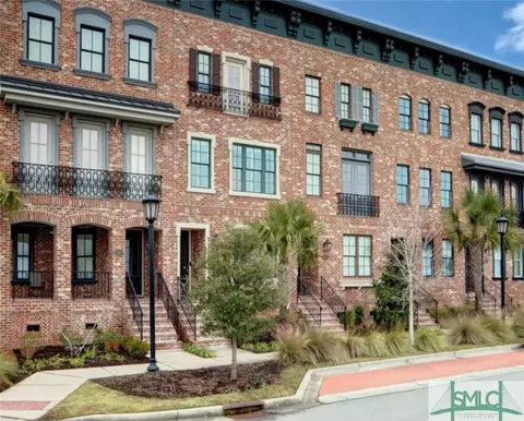 404 Altamaha St, Savannah, GA 31401