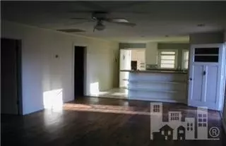117 E Henry St, Atkinson, NC 28421 photo 2