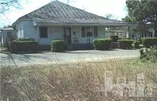 402 W Silver St, Mount Olive, NC 28365 photo 1