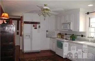 115 Pine St, Wallace, NC 28466 photo 4