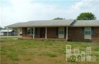 406 W C St, Erwin, NC 28339 photo 1