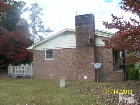 205 Shield St, Clinton, NC 28328 photo 3