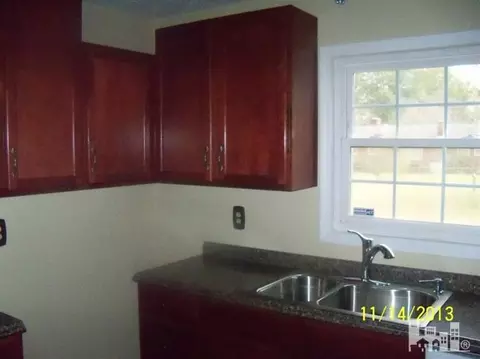 205 Shield St, Clinton, NC 28328 photo 9