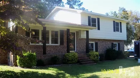 205 Shield St, Clinton, NC 28328 photo 5