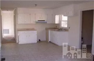 602 Pine St, Clinton, NC 28328 photo 6