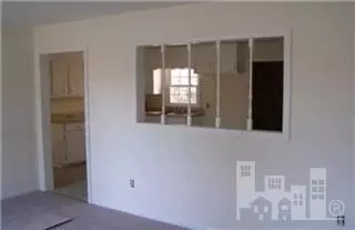 602 Pine St, Clinton, NC 28328 photo 4