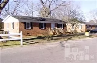 602 Pine St, Clinton, NC 28328 photo 1