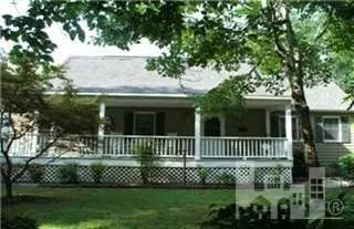 211 W Creekview Dr, Hampstead, NC 28443 photo 1