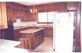 208 E Arrowhead Dr, Clinton, NC 28328 photo 5