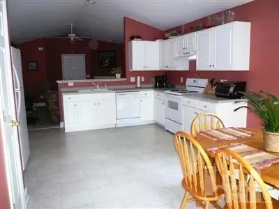 121 Red Bird Ln, Hampstead, NC 28443 photo 6