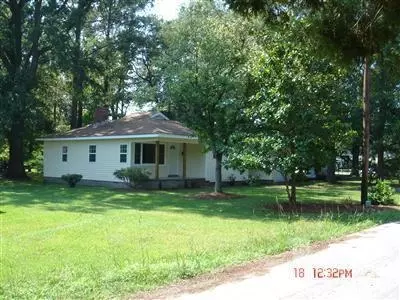 411 E Devane St, Wallace, NC 28466 photo 1