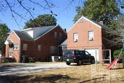 400 E Powell St, Clinton, NC 28328 photo 3