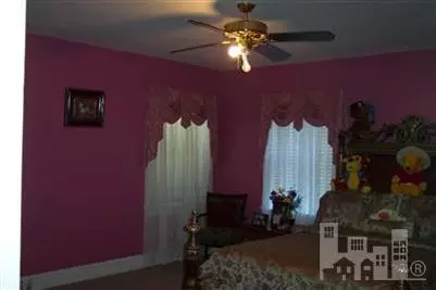 400 E Powell St, Clinton, NC 28328 photo 9