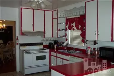 400 E Powell St, Clinton, NC 28328 photo 5