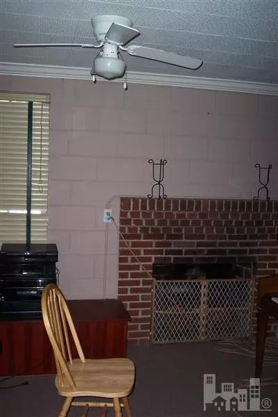 400 E Powell St, Clinton, NC 28328 photo 14