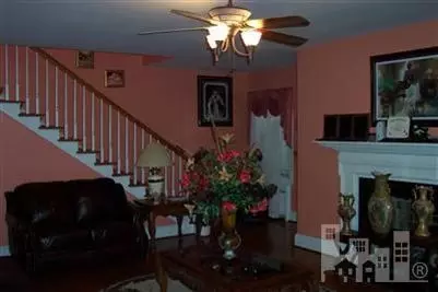 400 E Powell St, Clinton, NC 28328 photo 4