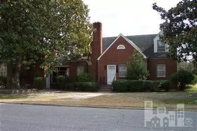 400 E Powell St, Clinton, NC 28328 photo 1