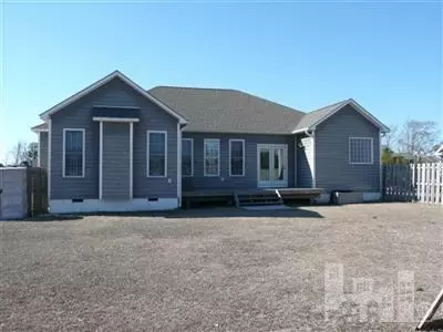 113 Middle Point Rd, Hampstead, NC 28443 photo 2