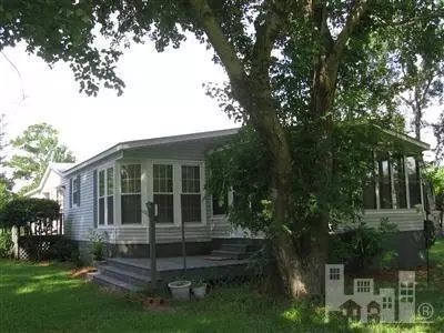 511 Pirate Ct, Hampstead, NC 28443 photo 1