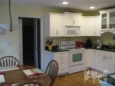 306 Pecan Ct, Hampstead, NC 28443 photo 2