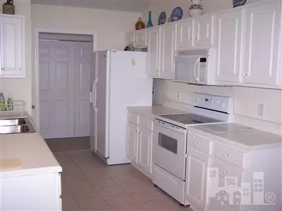 450 Pinehurst Cir, Hampstead, NC 28443 photo 3