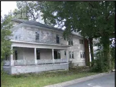 121 E 2nd St, Washington, NC 27889 photo 4