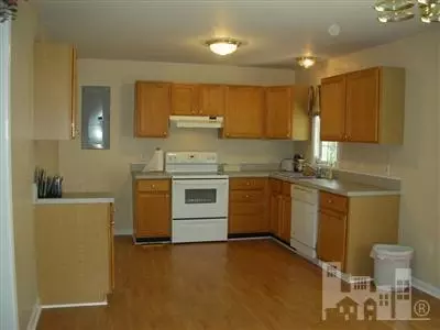 102 Fieldcrest Dr, Hampstead, NC 28443 photo 2