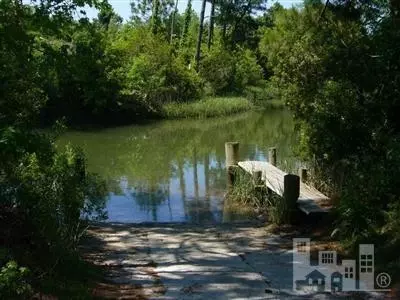 105 N Drake Rd, Hampstead, NC 28443 photo 2