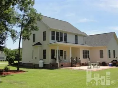 231 Pinecroft Dr, Dunn, NC 28334 photo 3