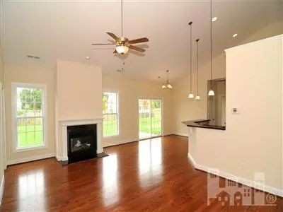 107 E Stockton Pl, Hampstead, NC 28443 photo 5
