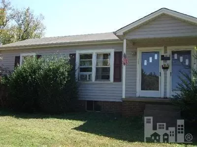 517 6th St, NC 28613 photo 1
