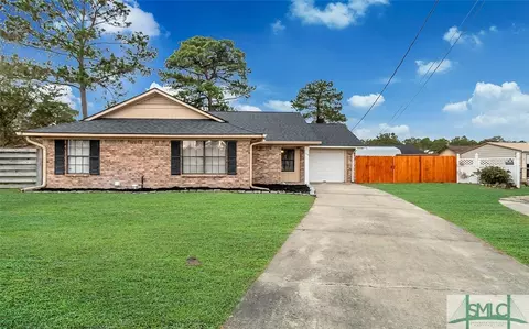 708 Woods Ct, Hinesville, GA 31313