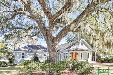 1918 Cokesbury Dr, Savannah, GA 31406