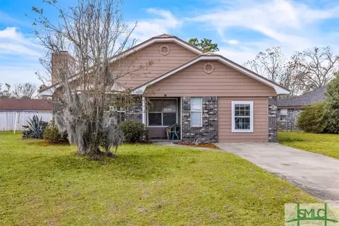 1092 Desert Shield St, Hinesville, GA 31313
