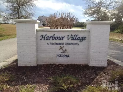 21 Harbor Marina Dr, Hampstead, NC 28443 photo 5