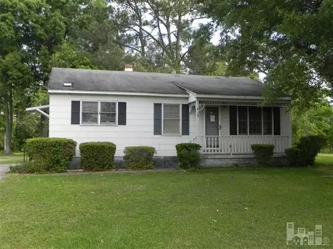 415 E Morisey Blvd, Clinton, NC 28328 photo 1