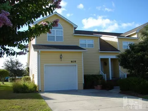 609 Sloop Pointe Ln, Kure Beach, NC 28449 photo 1