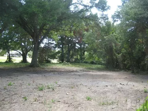607 N Caswell Ave, Southport, NC 28461