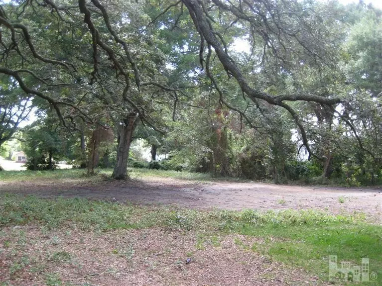  607 N Caswell Ave, Southport, NC 28461 photo 2