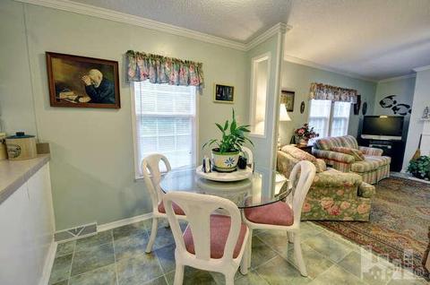 139 Groves Point Cir, Hampstead, NC 28443 photo 6