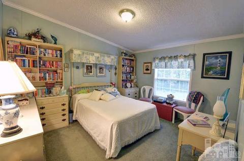 139 Groves Point Cir, Hampstead, NC 28443 photo 9