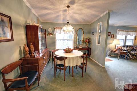 139 Groves Point Cir, Hampstead, NC 28443 photo 4