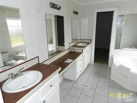 914 Herbert Dr, Kinston, NC 28501 photo 8