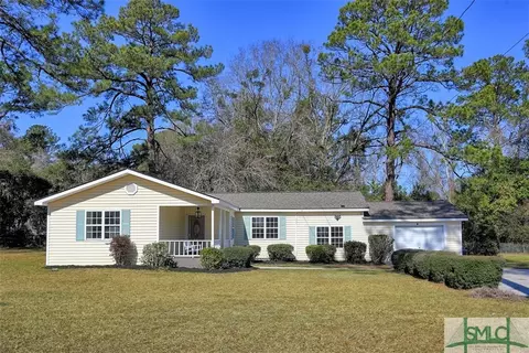 502 E 4th St, Springfield, GA 31329