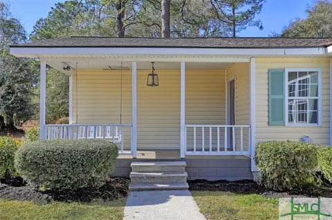 502 E 4th St, Springfield, GA 31329 photo 2