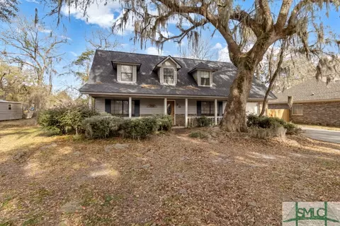 70 Live Oak Dr, Richmond Hill, GA 31324
